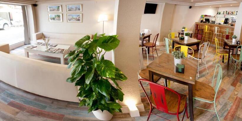 ペンション Hostal Loimar