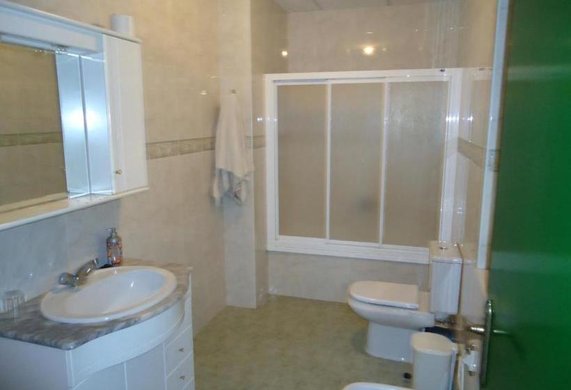 Пансион Hostal Los Claveles