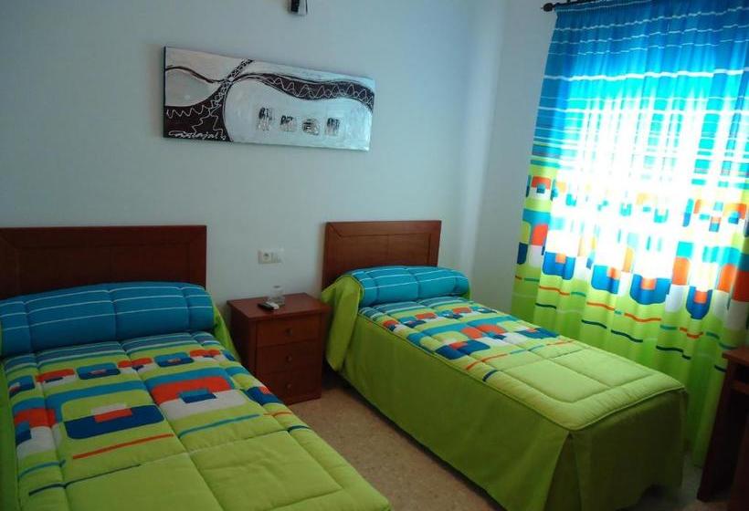 Пансион Hostal Los Claveles