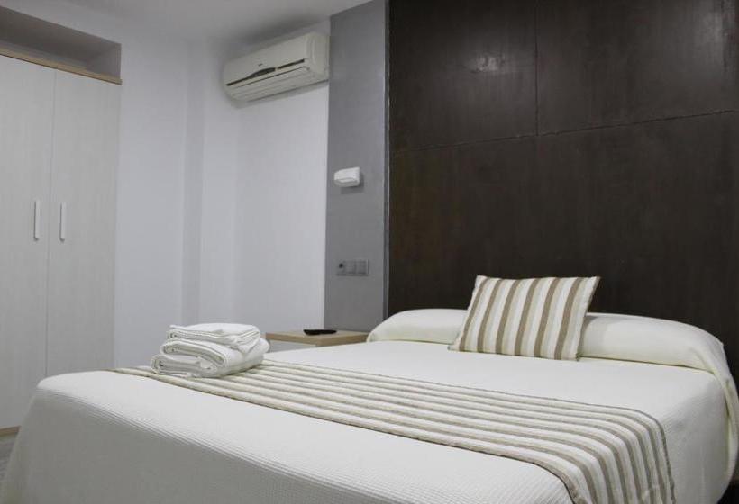 بنسيون Hostal Masin