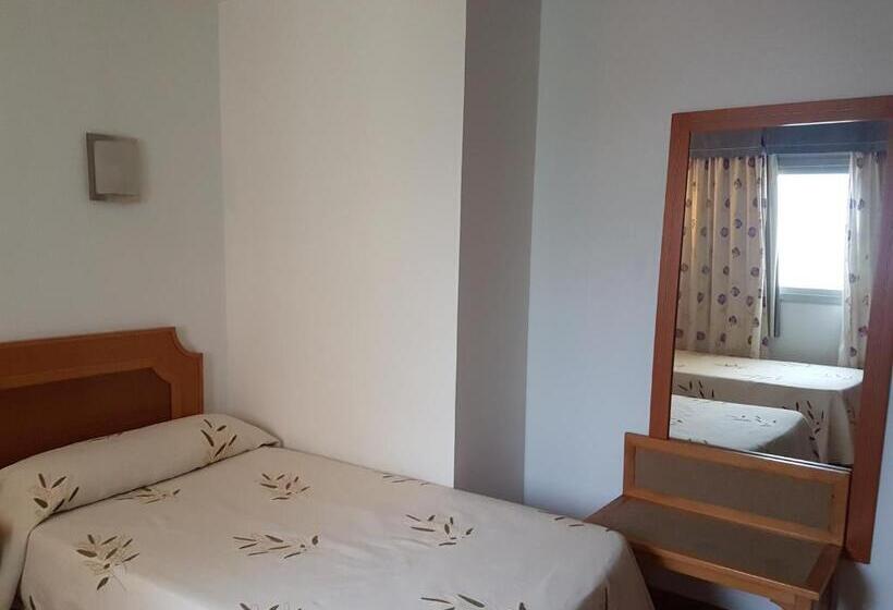 ペンション Hostal Mediterraneo