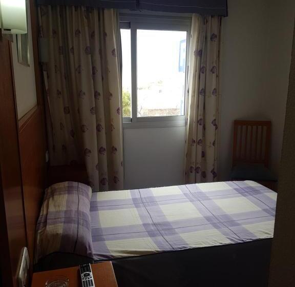 ペンション Hostal Mediterraneo