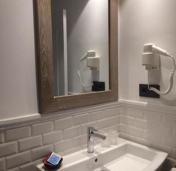 פנסיון Hostal Portofino