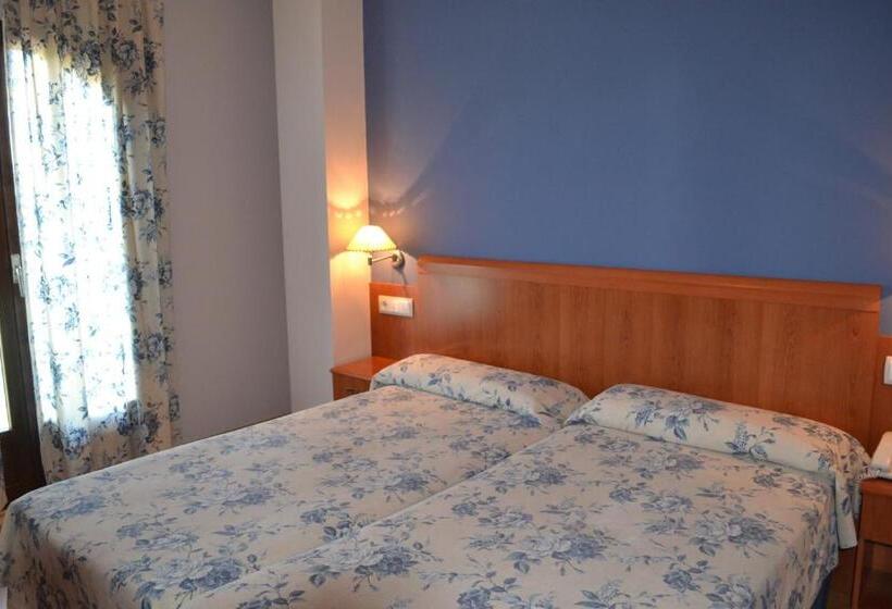 פנסיון Hostal Quevedo