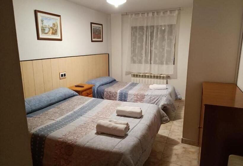 بنسيون Hostal Residencia Taray