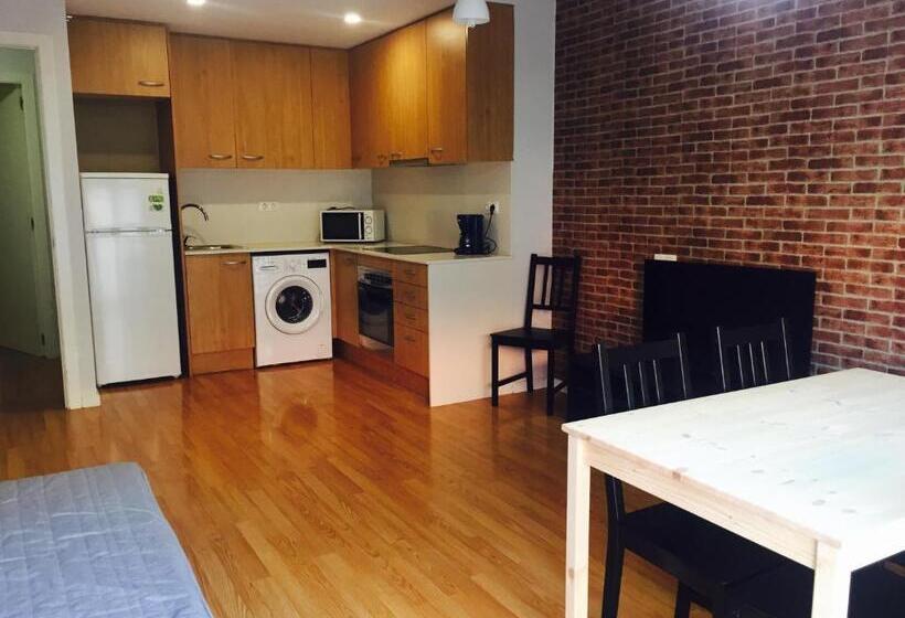 پانسیون Hostal Restaurante Avenida De Madrid