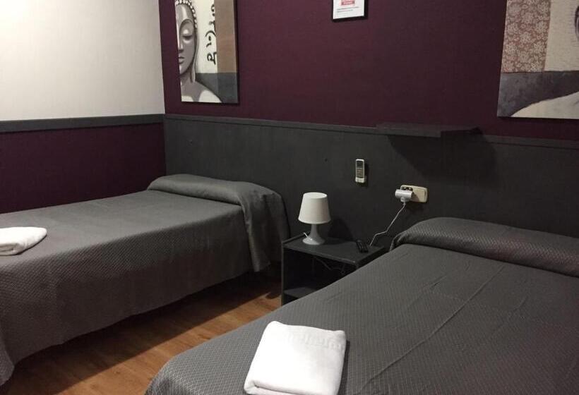 پانسیون Hostal Restaurante Avenida De Madrid