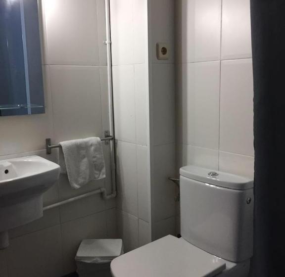 پانسیون Hostal Restaurante Avenida De Madrid