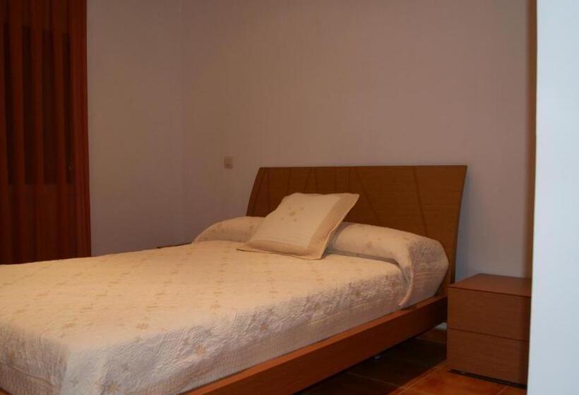 פנסיון Hostal Restaurante Bustos