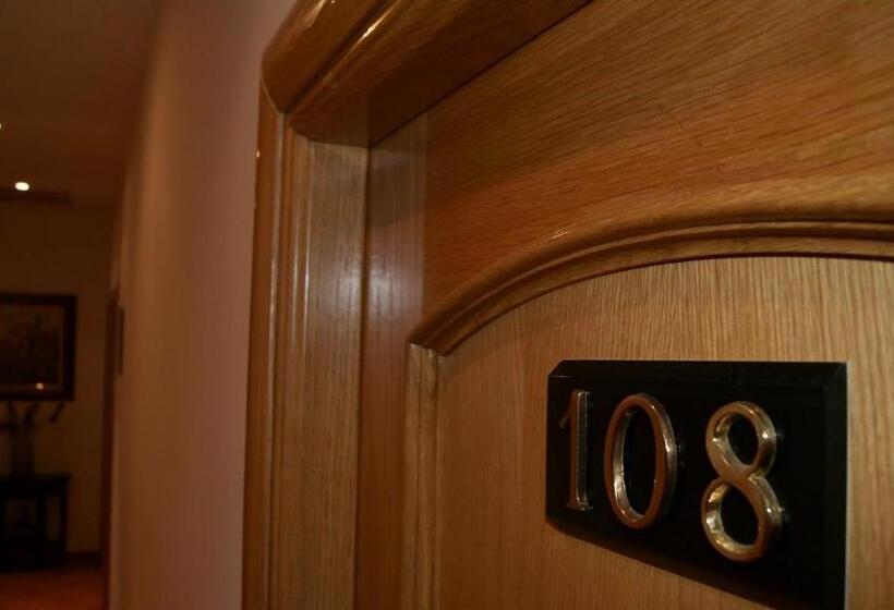 פנסיון Hostal Restaurante Bustos