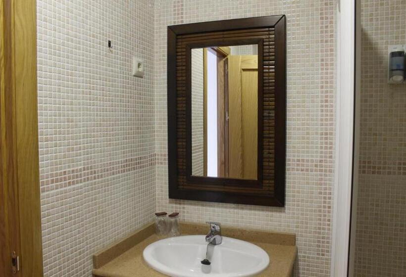 بنسيون Hostal Restaurante Bustos