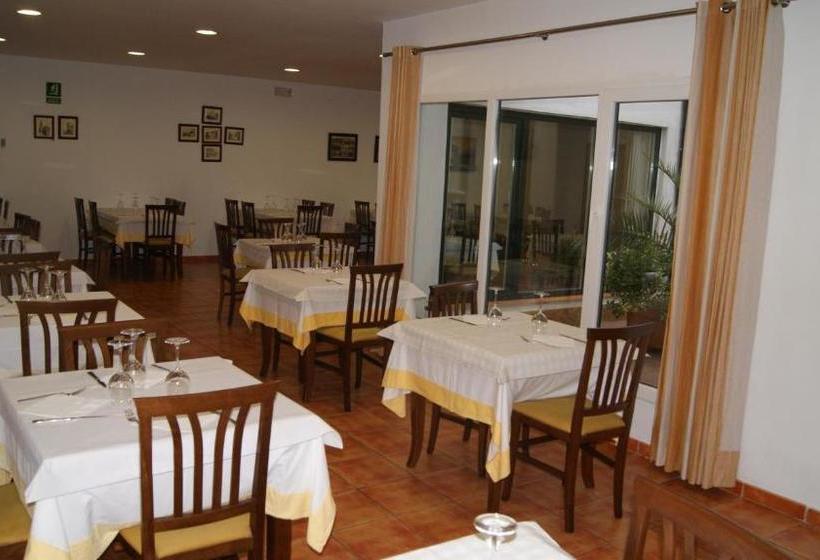 פנסיון Hostal Restaurante Bustos