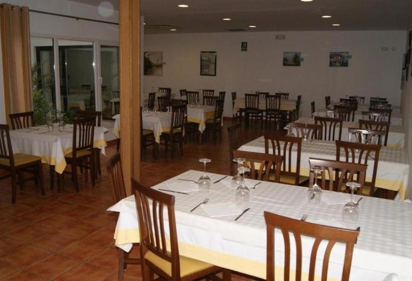 פנסיון Hostal Restaurante Bustos