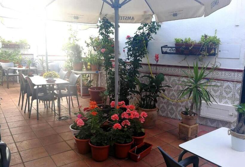 پانسیون Hostal Restaurante Ego's