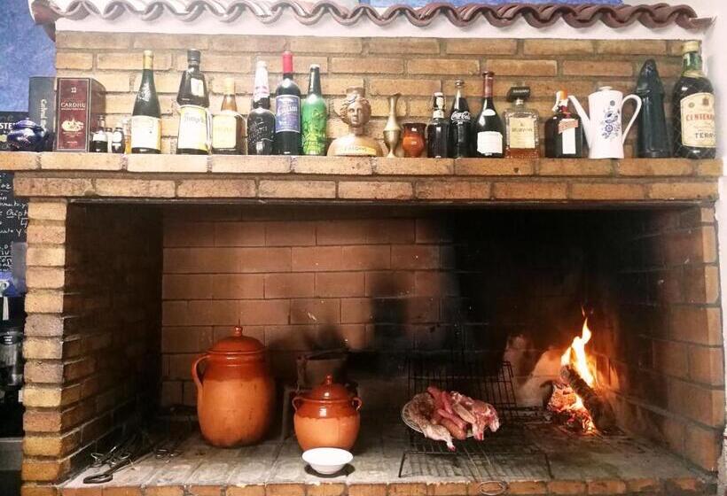 پانسیون Hostal Restaurante Ego's