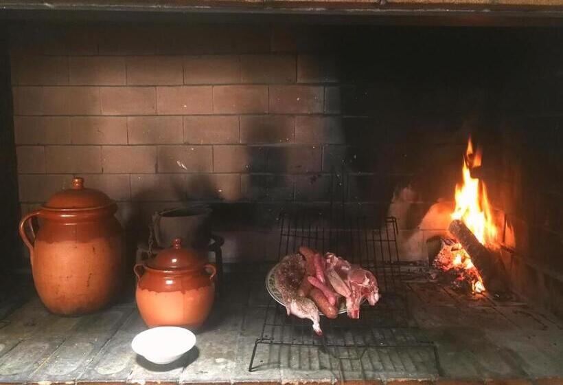 پانسیون Hostal Restaurante Ego's