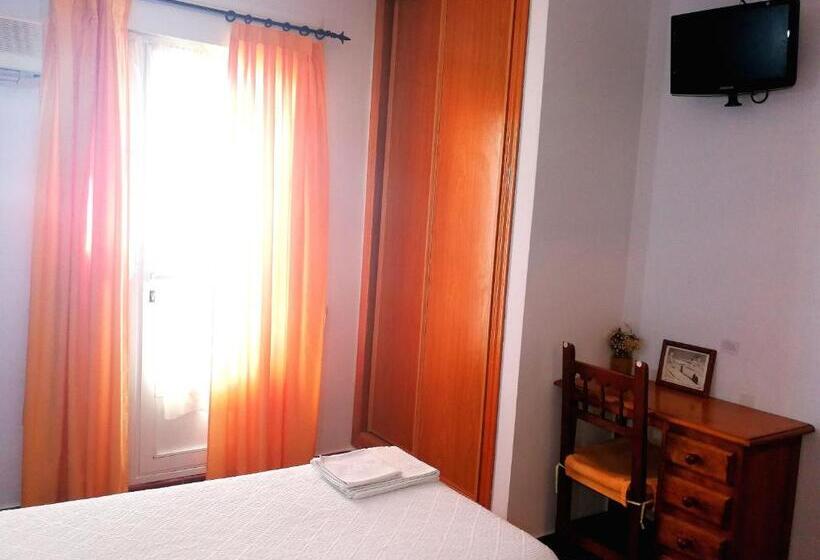 پانسیون Hostal Restaurante Ego's