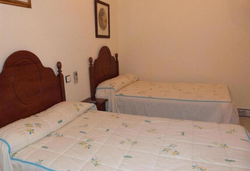 펜션 Hostal Restaurante Las Canteras