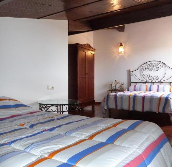 بنسيون Hostal Restaurante Las Canteras