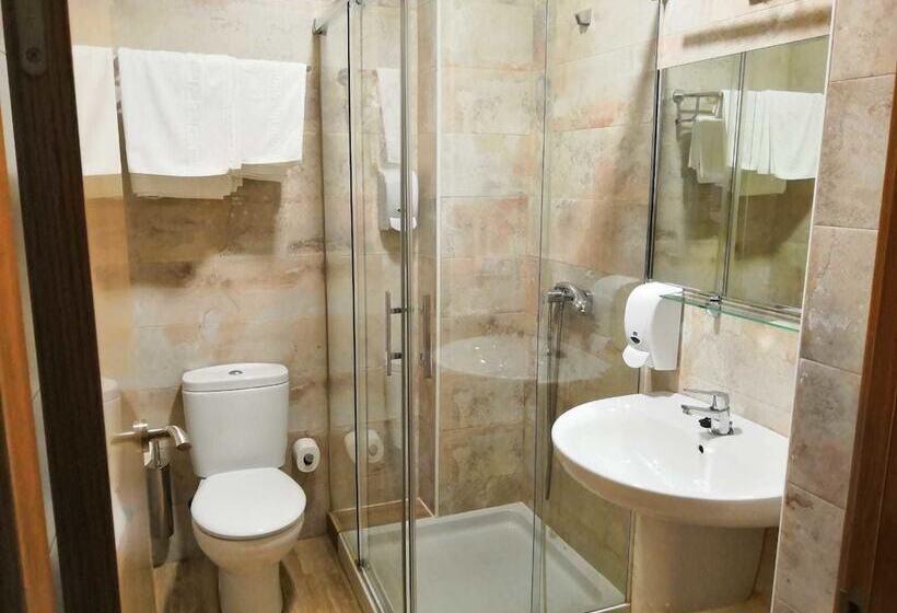 پانسیون Hostal Restaurante Los Arcos