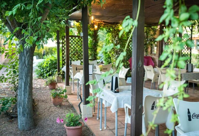 بنسيون Hostal Restaurante Rijujama