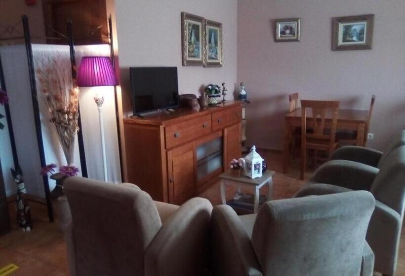 پانسیون Hostal Sol De La Vega