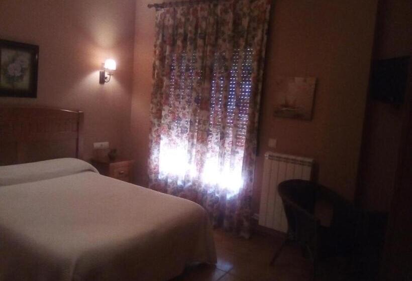 ペンション Hostal Sol De La Vega