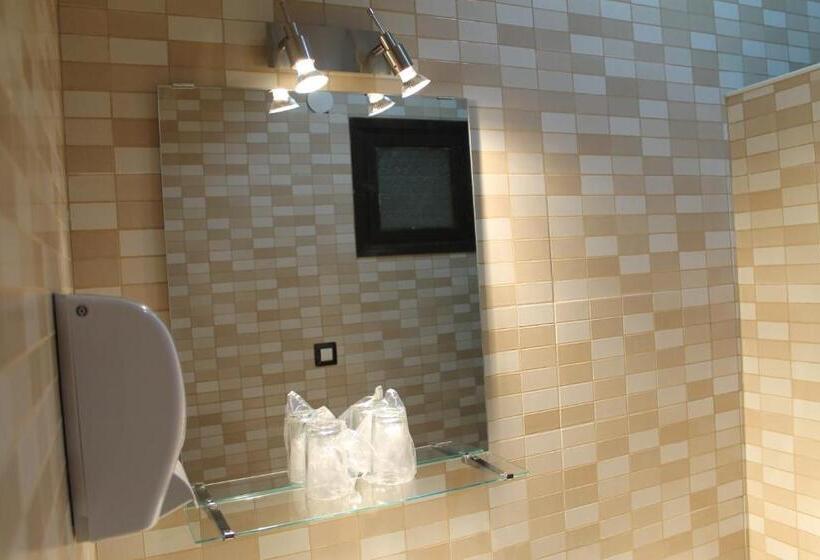 پانسیون Hosteria Verahouse