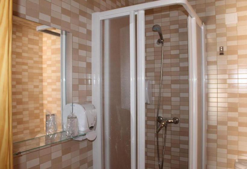 پانسیون Hosteria Verahouse