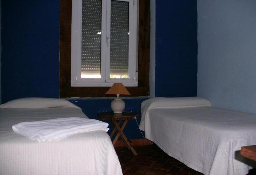 פנסיון Posada Tresmentiras