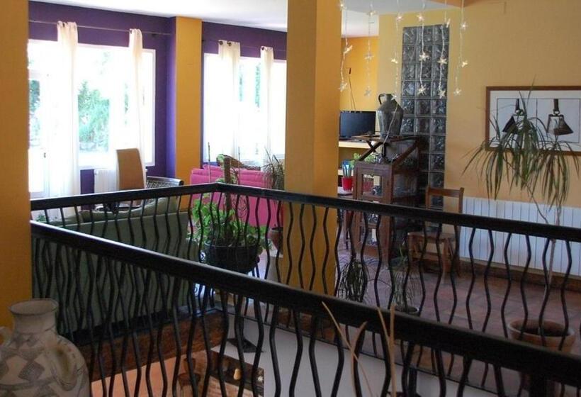 פנסיון Posada Tresmentiras