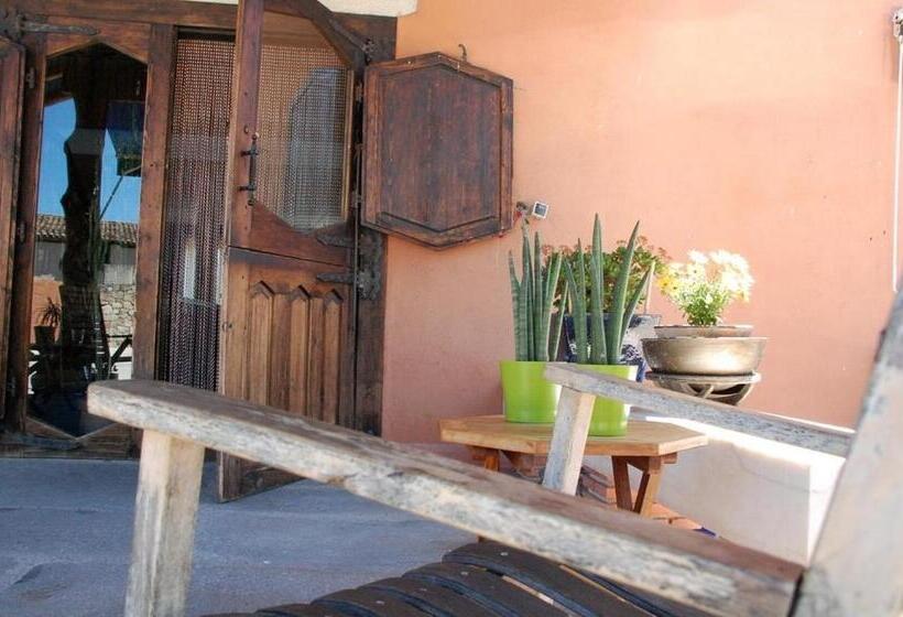 פנסיון Posada Tresmentiras