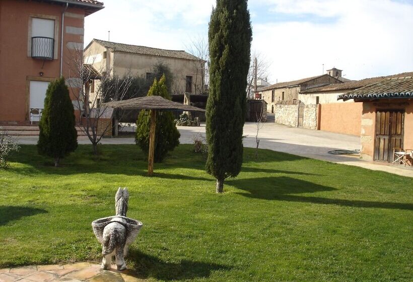 פנסיון Posada Tresmentiras