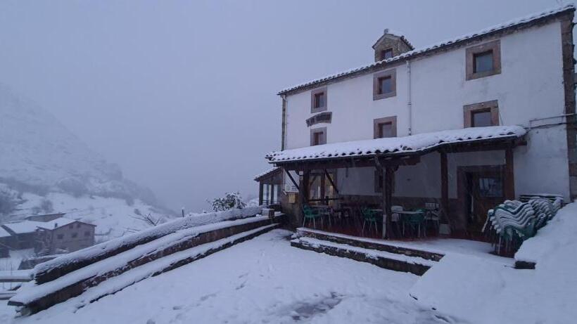 펜션 Taberna De Tresviso