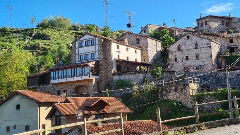 펜션 Taberna De Tresviso