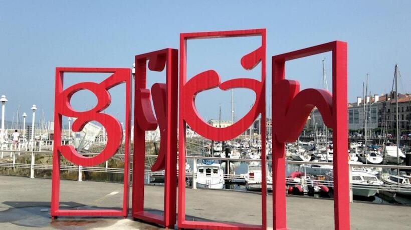 Pensión Vegadeo Gijón