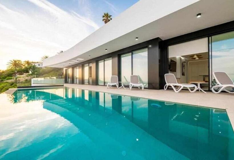 ペンション Villa El Buzo