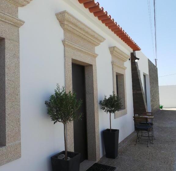 هاستل Dh Country House