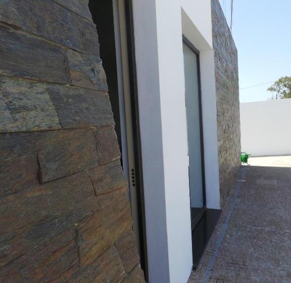 هاستل Dh Country House