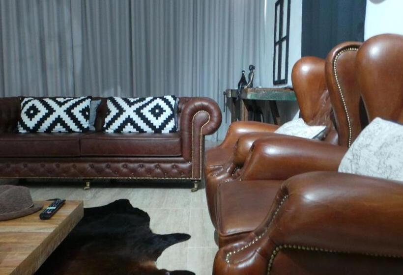 هاستل Dh Country House