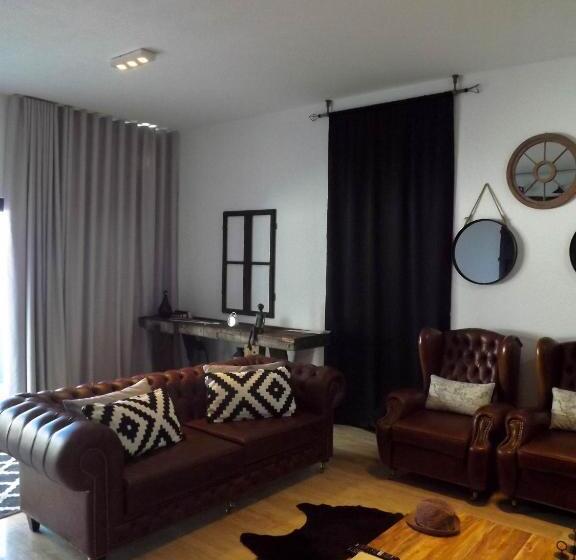 هاستل Dh Country House