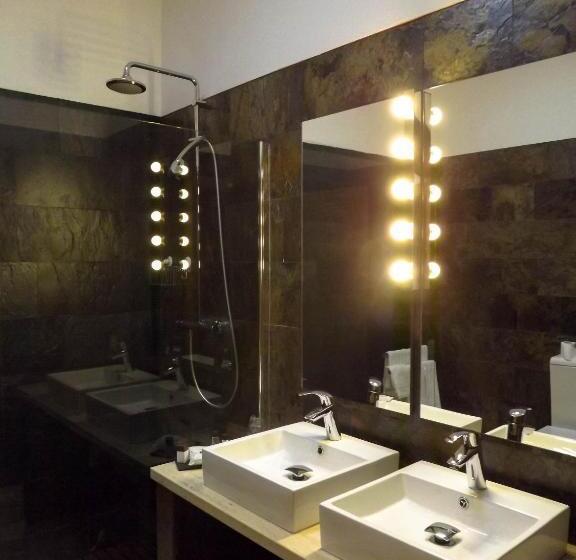 هاستل Dh Country House