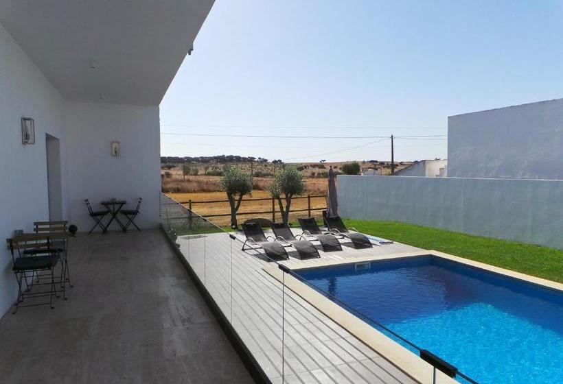 هاستل Dh Country House