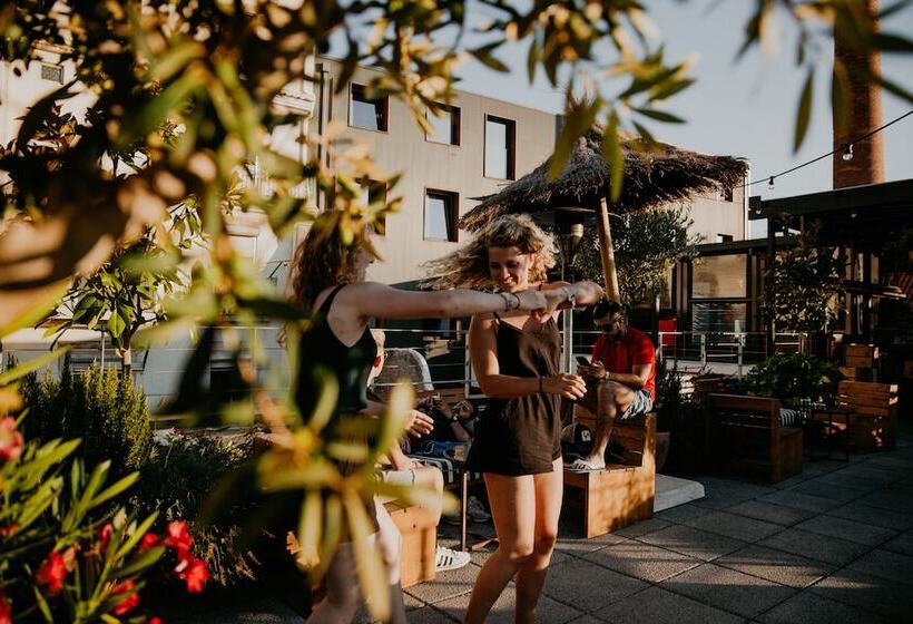 هاستل Selina Secret Garden Lisbon