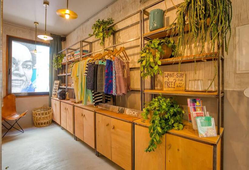 هاستل Selina Secret Garden Lisbon