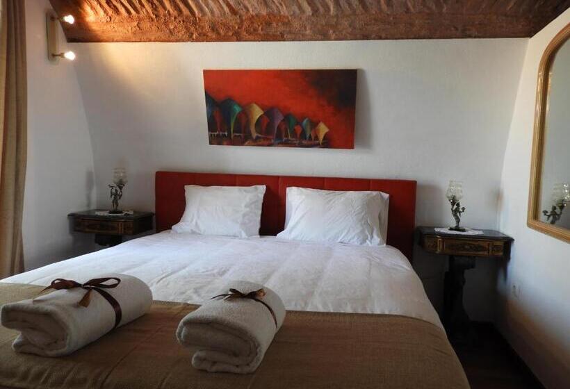 بنسيون Alandroal Guest House,