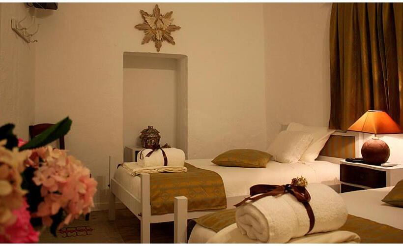 بنسيون Alandroal Guest House,