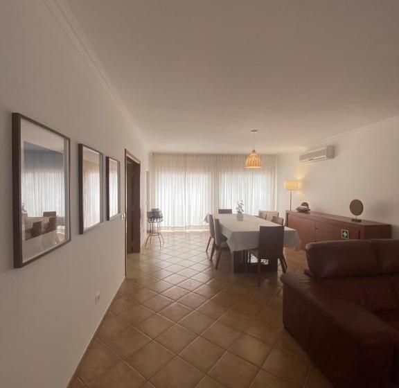 פנסיון Aloha Burgau Guesthouse