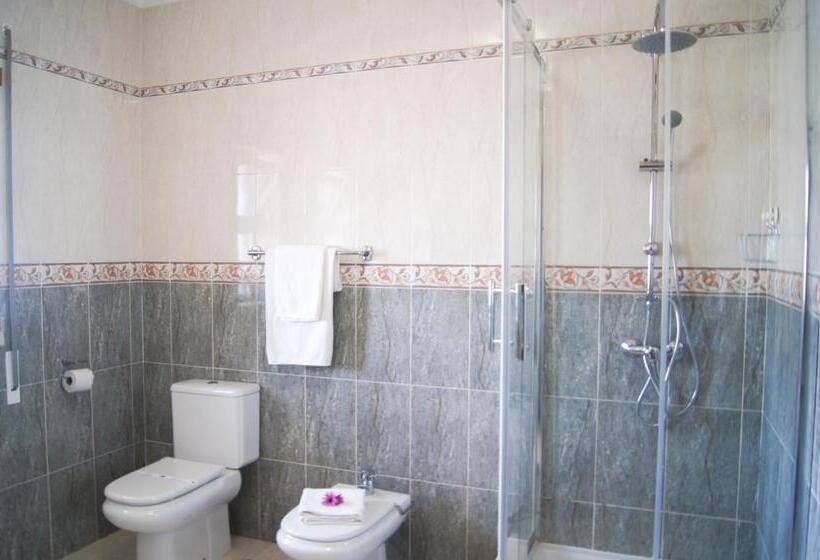 פנסיון Aloha Burgau Guesthouse