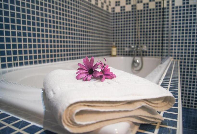 פנסיון Aloha Burgau Guesthouse